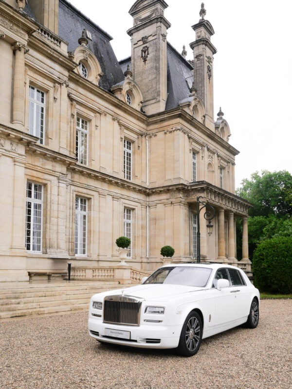 Exterior of Château de Saint-Martin-du-Tertre during a luxury wedding near Paris