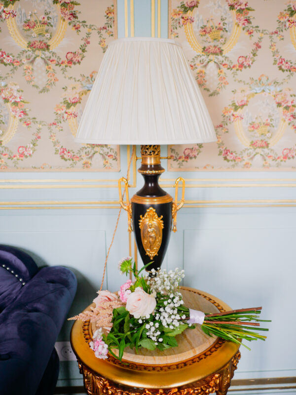 Elegant floral and interior décor detail at Château de Saint-Martin-du-Tertre
